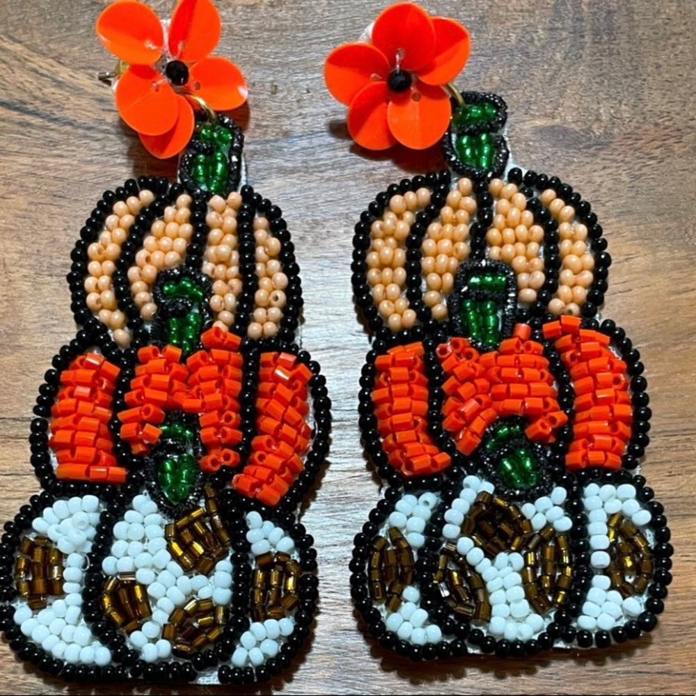 🎃🎉NEW Halloween Stacked Pumpkins Beaded Earrings~Leopard